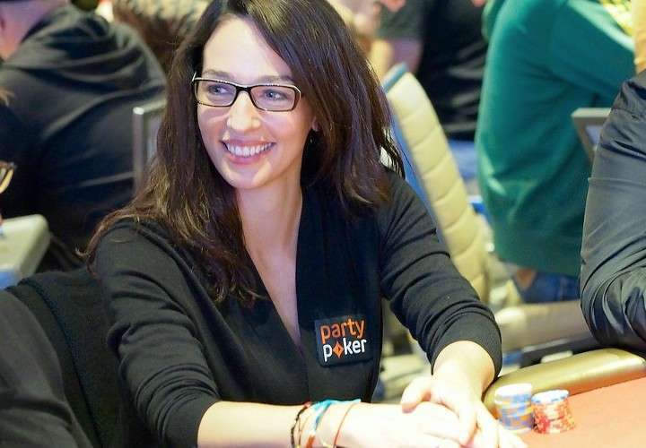 kara-scott-wpt-500-f5_orig_f5.jpg